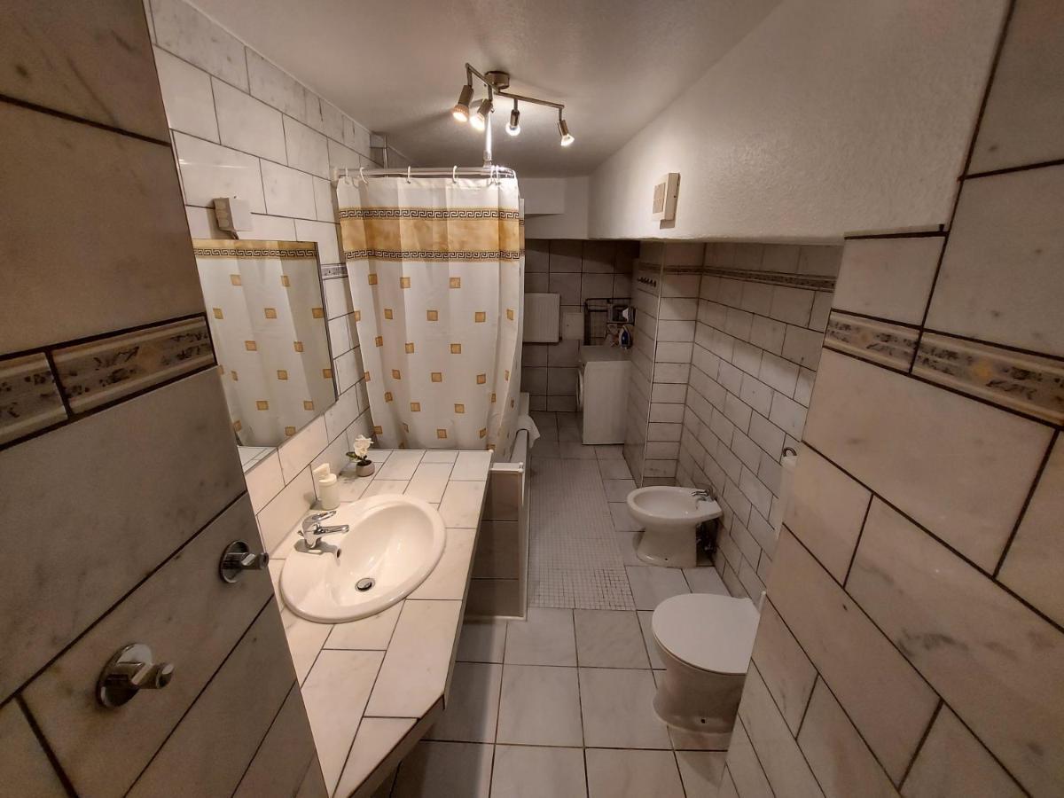 Basement Apartment Cologne Exterior photo